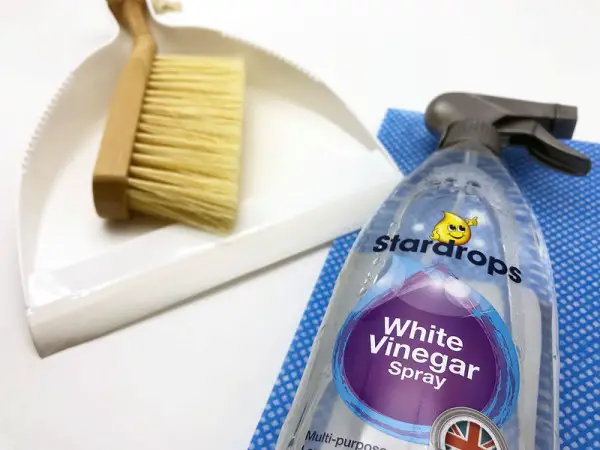 is-vinegar-safe-on-hardwood-floors